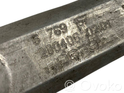 Stūresrata ass krustsavienojums