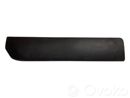 Aizmugurē durvju dekoratīvā apdare (moldings)
