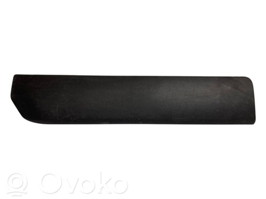 Aizmugurē durvju dekoratīvā apdare (moldings)