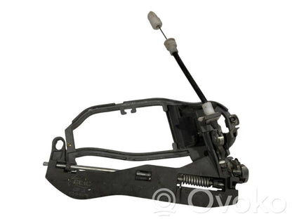 Держатель/кронштейн для внешней ручки открывания спереди