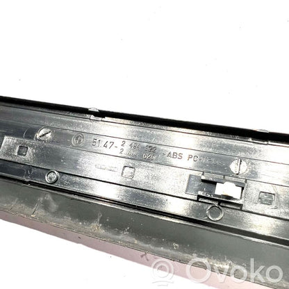 Priekšējā sliekšņa dekoratīvā apdare (iekšējā)