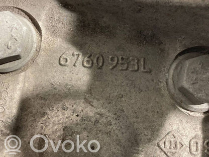 Priekšējā riteņa rumbas vārpstas šarnīrs (stupica, capfa)