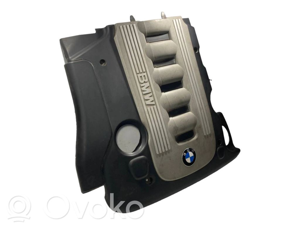 Dzinēja pārsegs (dekoratīva apdare)