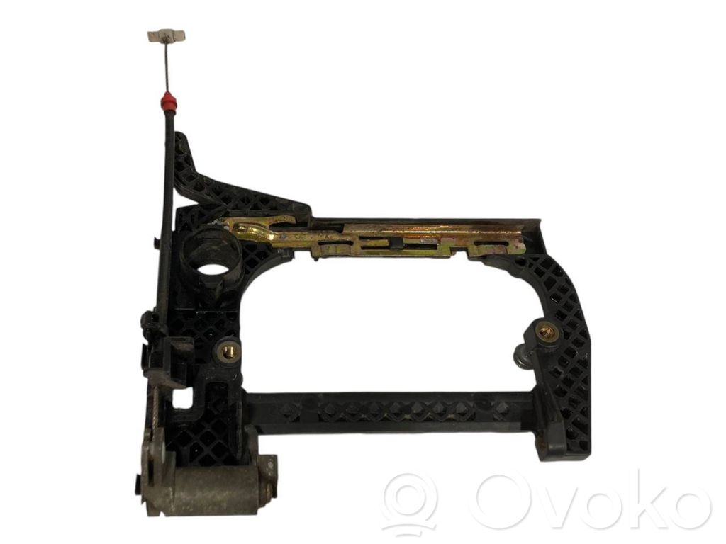 Holder/bracket for external opening handle at the front