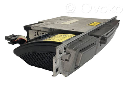 Radio / CD/DVD atskaņotājs / navigācija