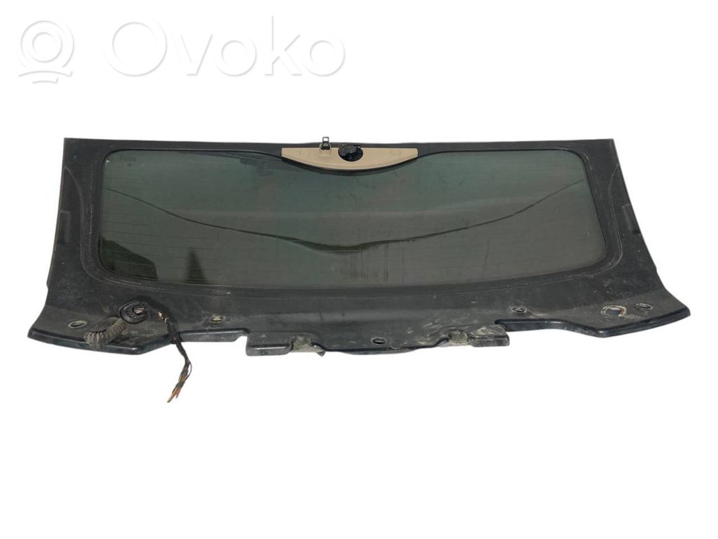 Aizmugurējais stikls