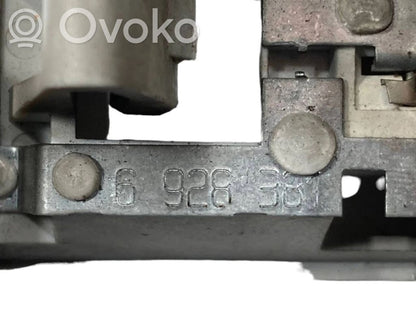 Aizmugures spuldzes vāka turētājs