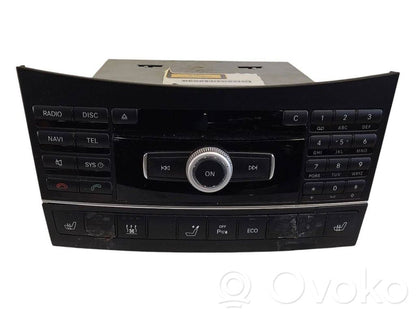 Radio / CD/DVD atskaņotājs / navigācija