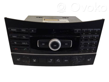 Radio / CD/DVD atskaņotājs / navigācija