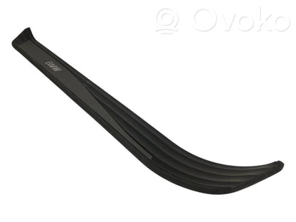 Priekšējā sliekšņa dekoratīvā apdare (iekšējā)