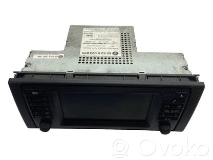 Radio / CD/DVD atskaņotājs / navigācija