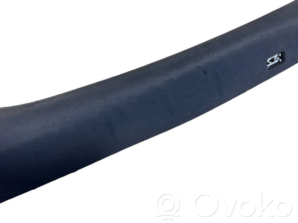 (A) statņa dekoratīvā apdare