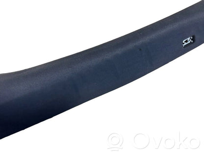 (A) statņa dekoratīvā apdare