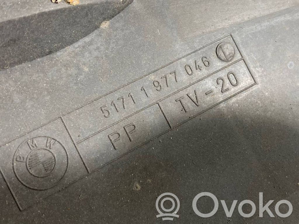Radiatoru paneļa turētājs (televizora)
