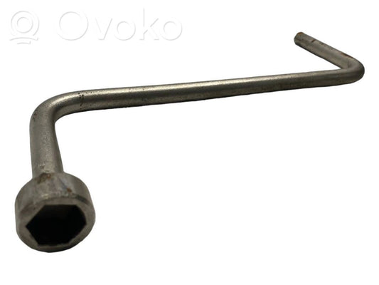 Riteņu uzgriežņatslēga