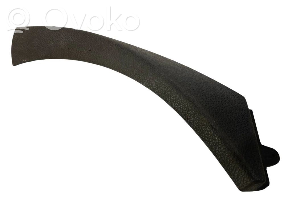 Closing handle / decorative trim