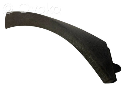 Closing handle / decorative trim