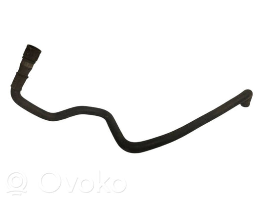 Caurulīte (-es) / šļūtene (-es)