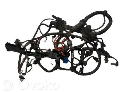 Dzinēja vadu instalācija