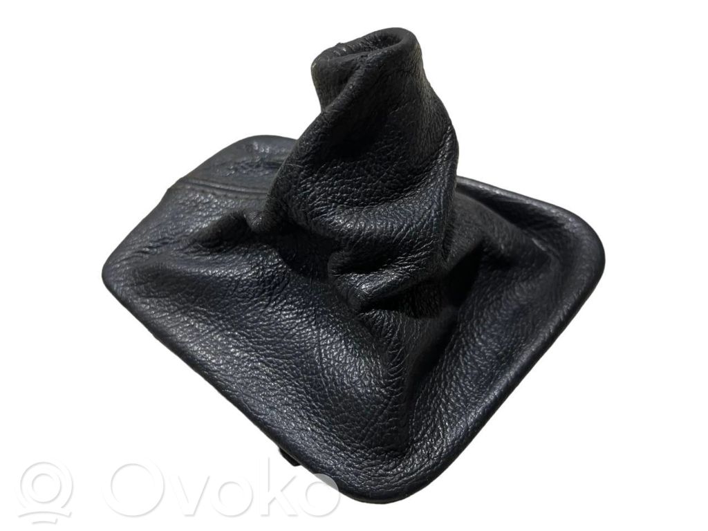 Ātrumu pārslēgšanas sviras dekoratīvā apdare (āda, uzgalis)