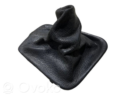 Ātrumu pārslēgšanas sviras dekoratīvā apdare (āda, uzgalis)