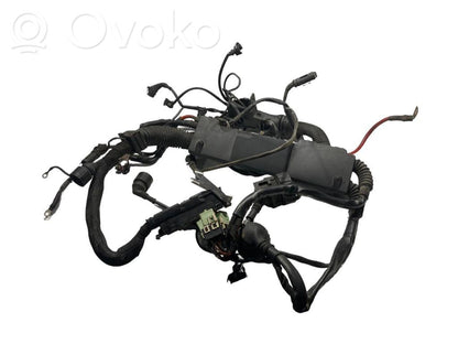 Dzinēja vadu instalācija