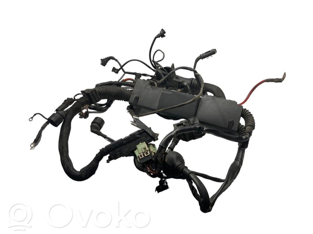 Dzinēja vadu instalācija