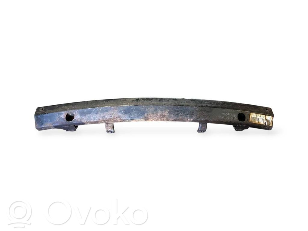 Priekšpusē bampera sija / balka