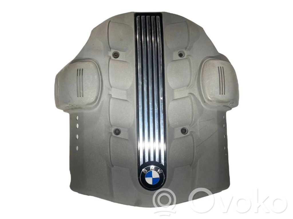 Крышка двигателя (декоративная отделка)