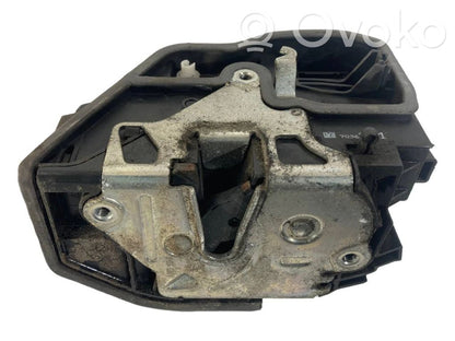 Замок сзади