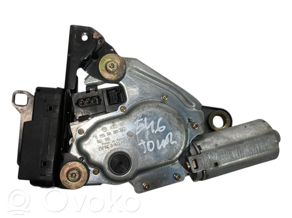 Aizmugurējā loga tīrītāja motoriņš