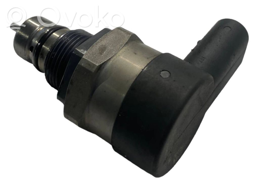 Fuel pressure regulator