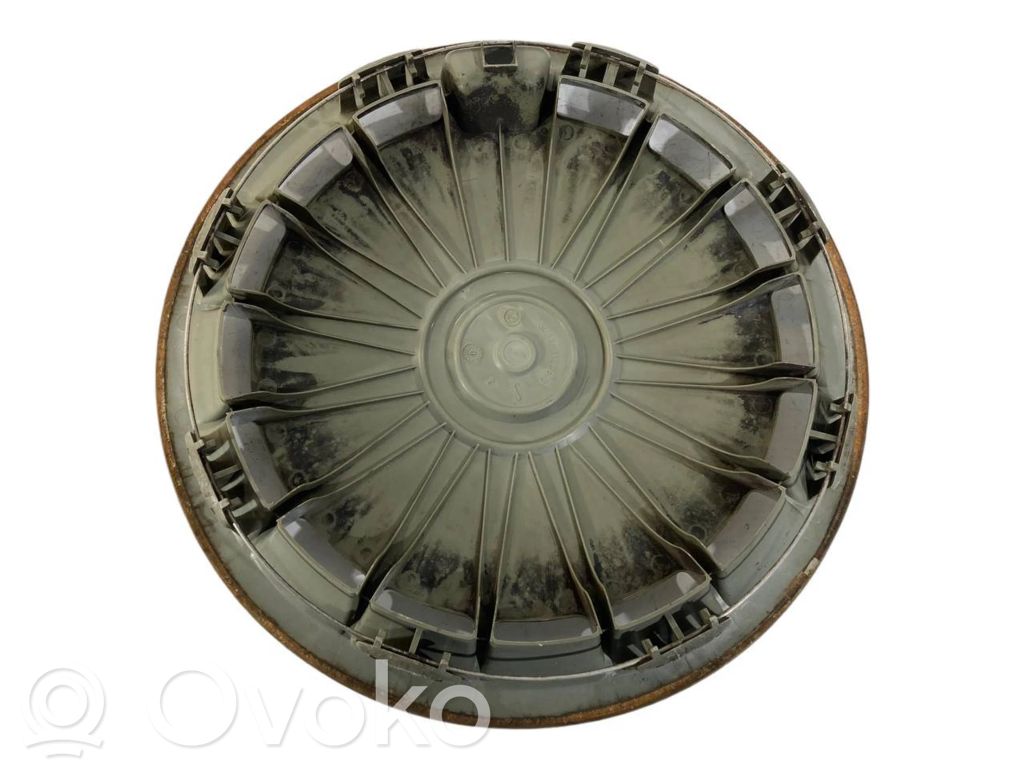 R 15 wheel trim(s)