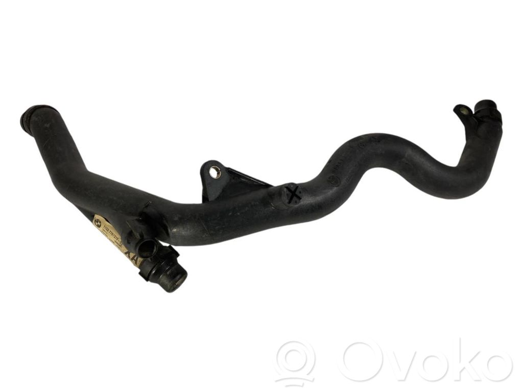 Caurulīte (-es) / šļūtene (-es)