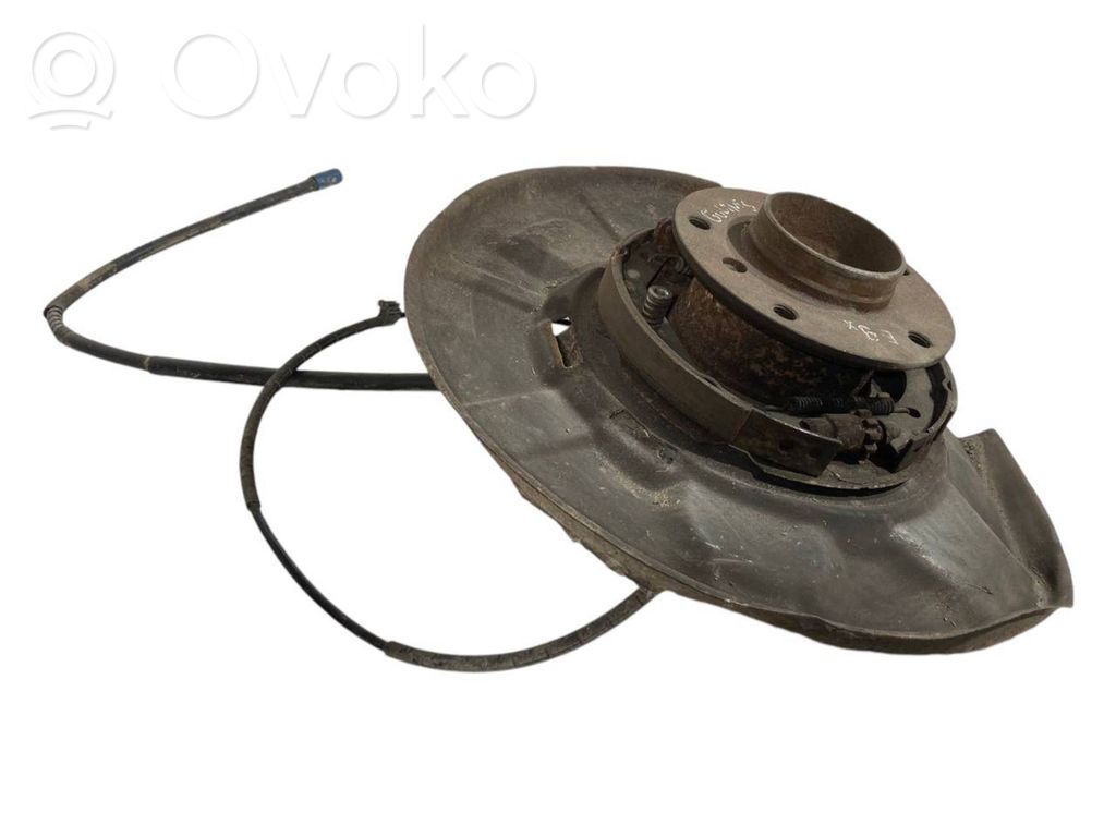 Aizmugurē riteņa rumbas vārpstas šarnīrs (stupica, capfa)