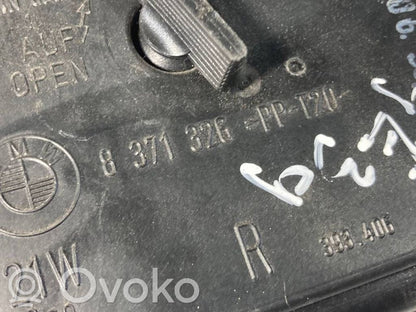 Aizmugures spuldzes vāka turētājs