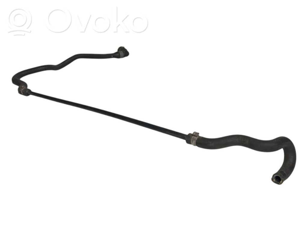 Caurulīte (-es) / šļūtene (-es)