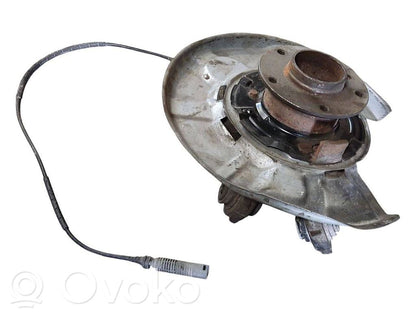 Aizmugurē riteņa rumbas vārpstas šarnīrs (stupica, capfa)