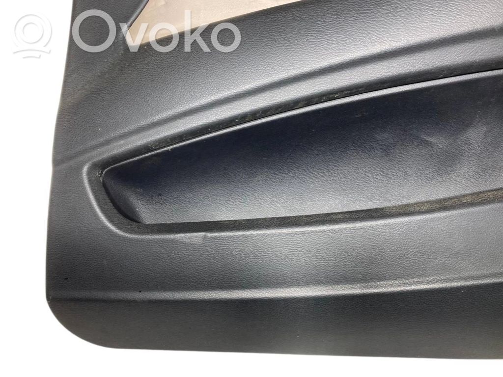 Priekšējo durvju apdare