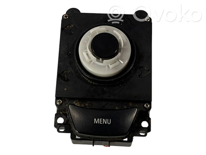 Multimediju kontrolieris