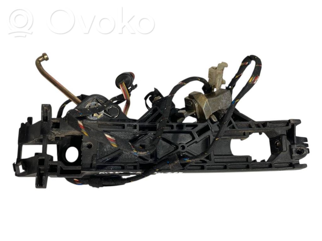 External opening handle