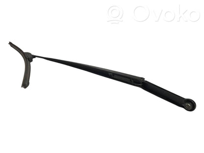 Priekšējā loga tīrītāja kājiņa