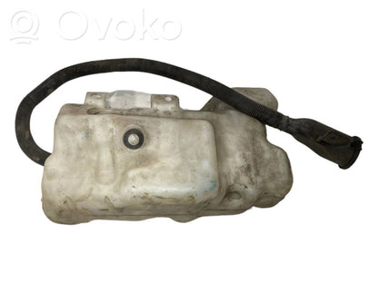 Logu šķidruma tvertne