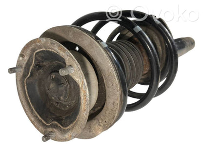 Priekšpusē amortizators ar atsperi