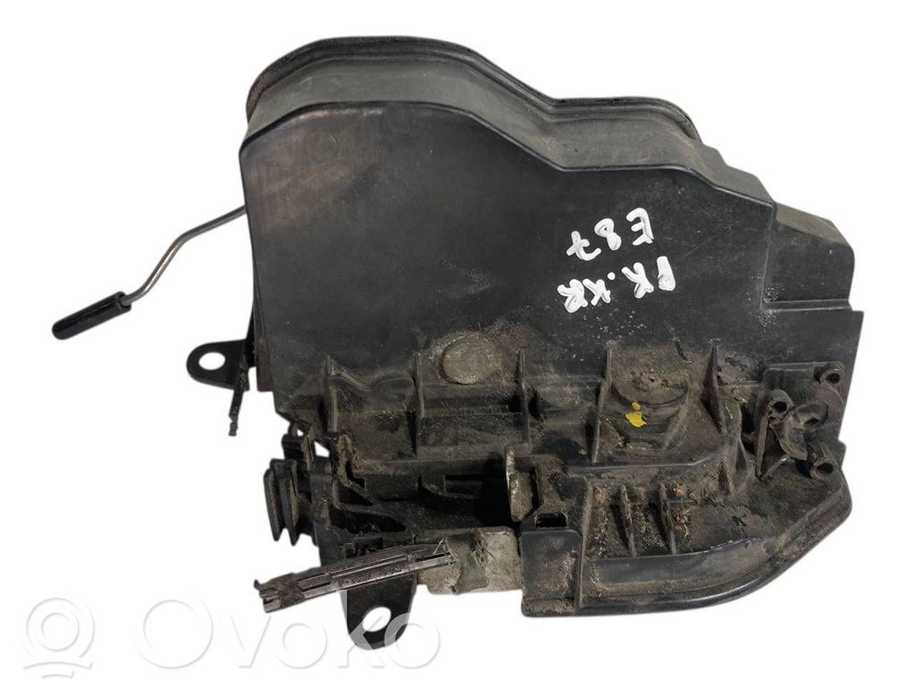 Priekšpusē slēdzene