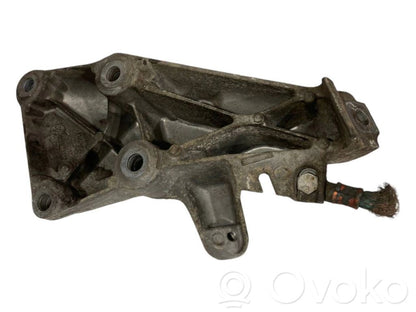 Dzinēja nostiprināšanas stiprinājums-kronšteins