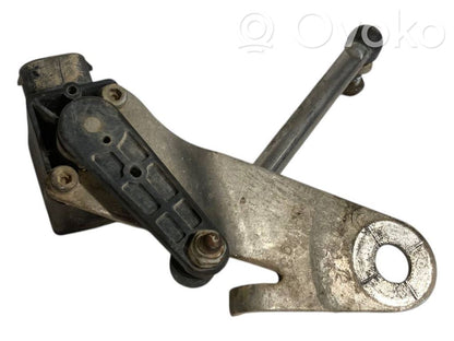 Augstuma sensors (priekšējo lukturu)