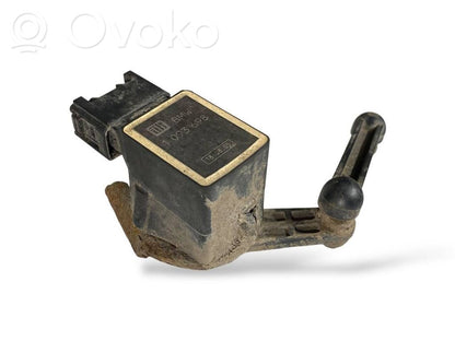 Augstuma sensors (priekšējo lukturu)