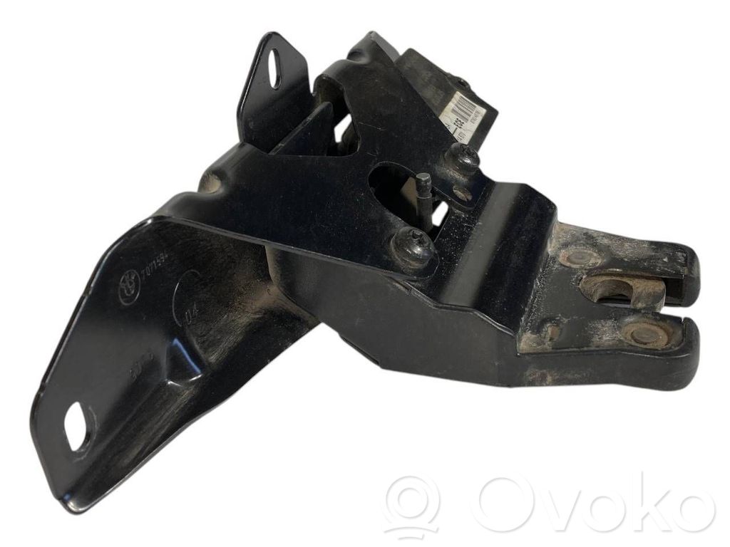 Aizmugurējā pārsega slēdzene