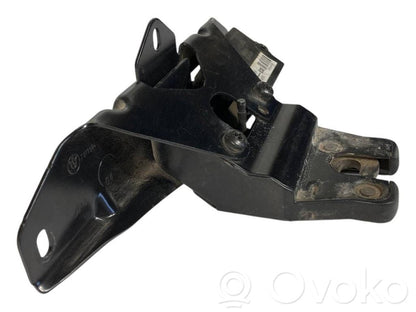 Aizmugurējā pārsega slēdzene